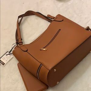Purse with wallet